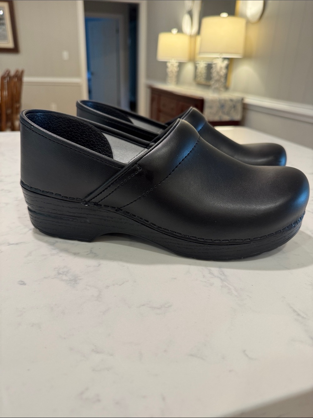 DANSKO Women’s Black Leather Slipon Clogs Nurse Hospital Healthcare Size 40
